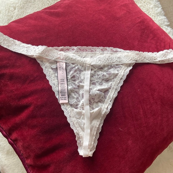 Laced G string Victoria’s Secret - Picture 3 of 4